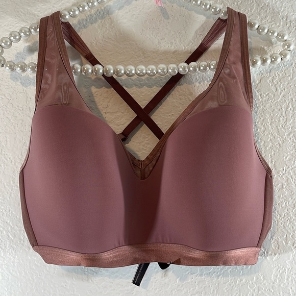 VICTORIA’S SECRET Incredible Lightweight Max Support Plunge Sport Bra Size 36DDD - Picture 2 of 10